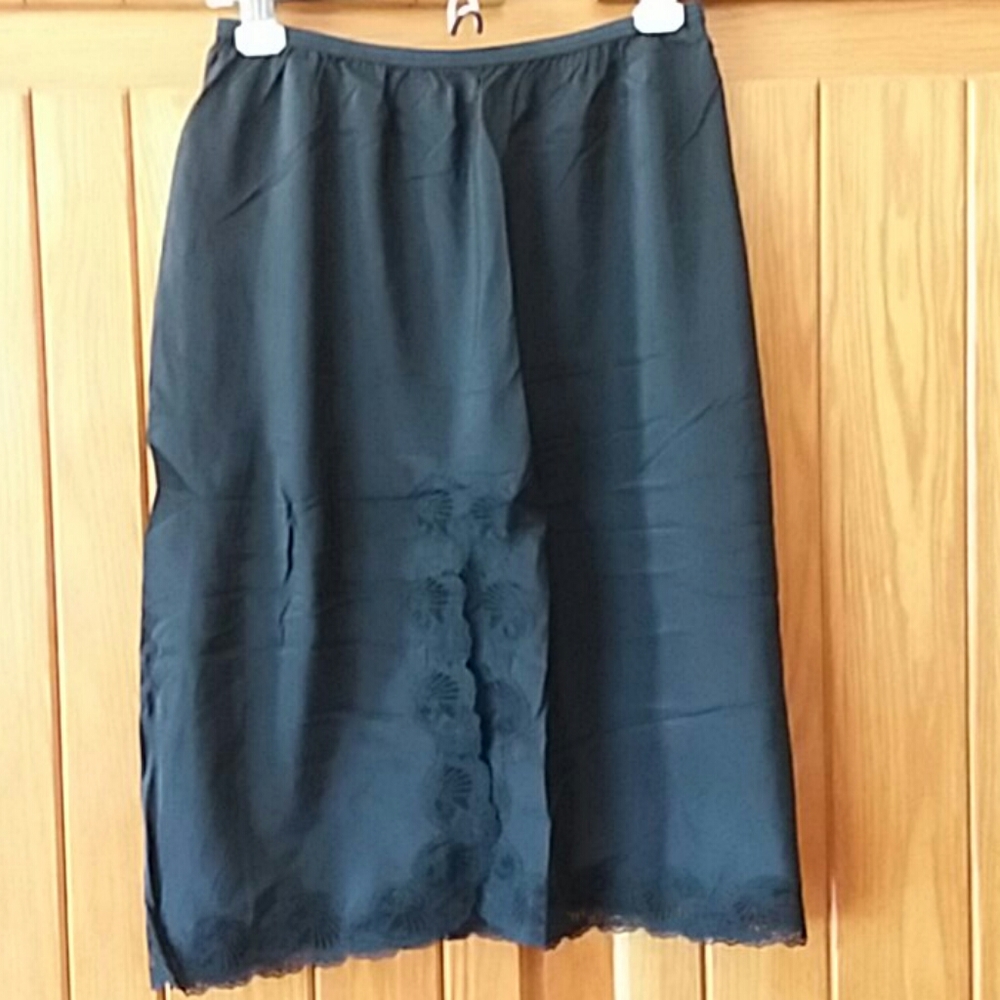 Lady Lynne Slip with lace applique